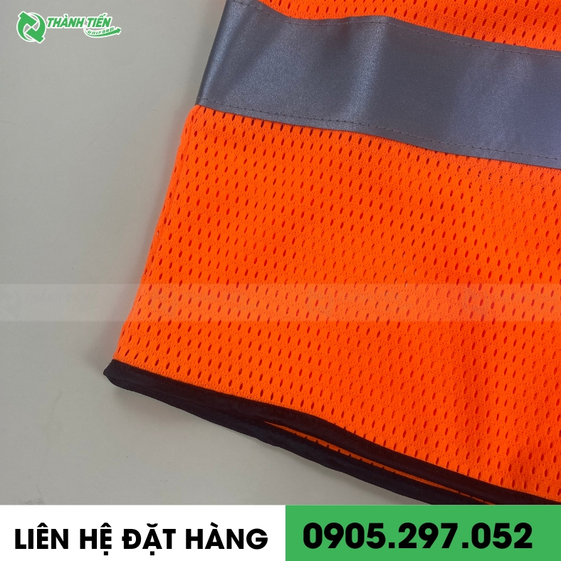 Đường line áo được may chắc chắn 