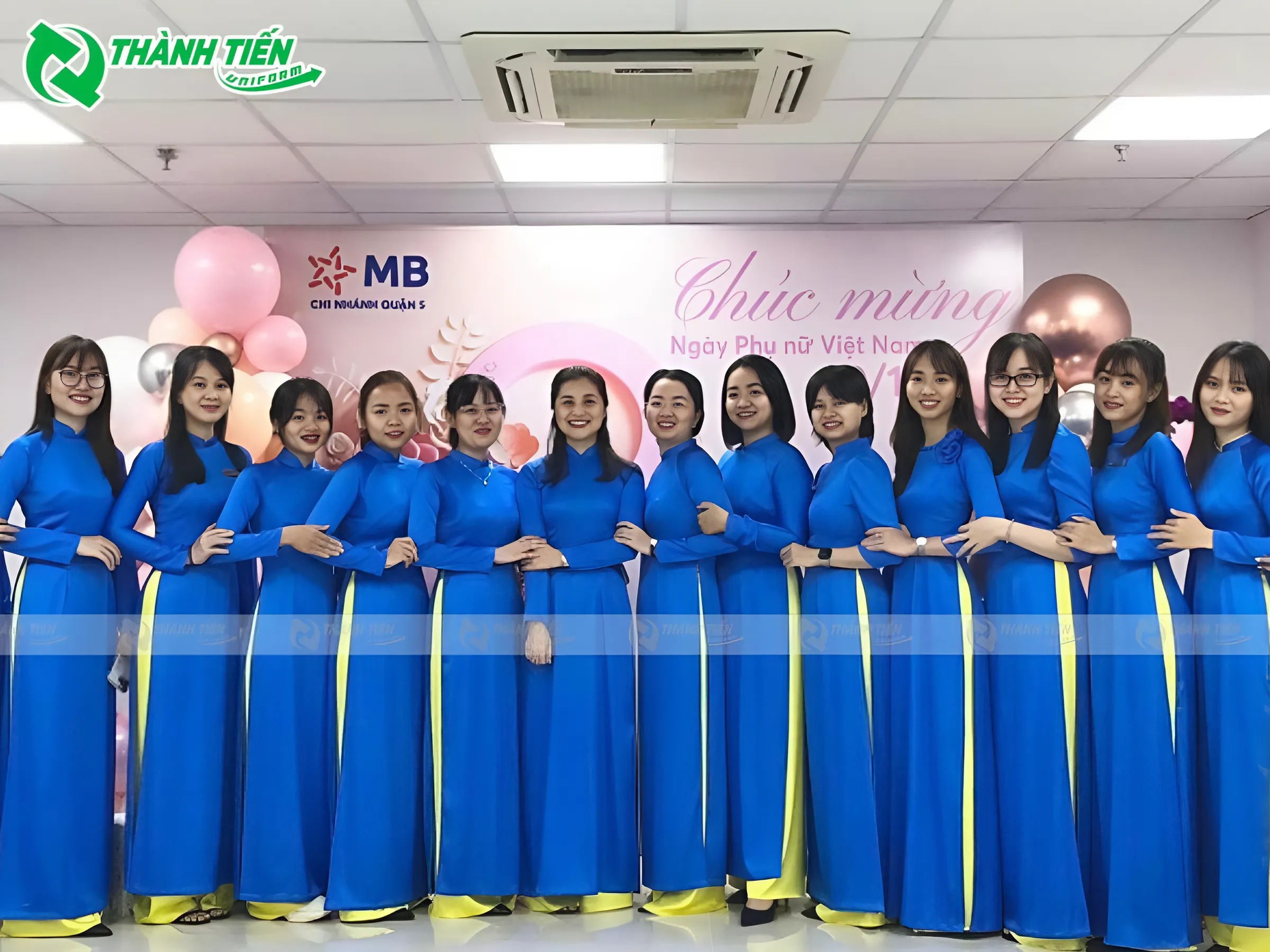 Mẫu đồng phục đặc biệt dành cho nhân viên nữ của MB Bank