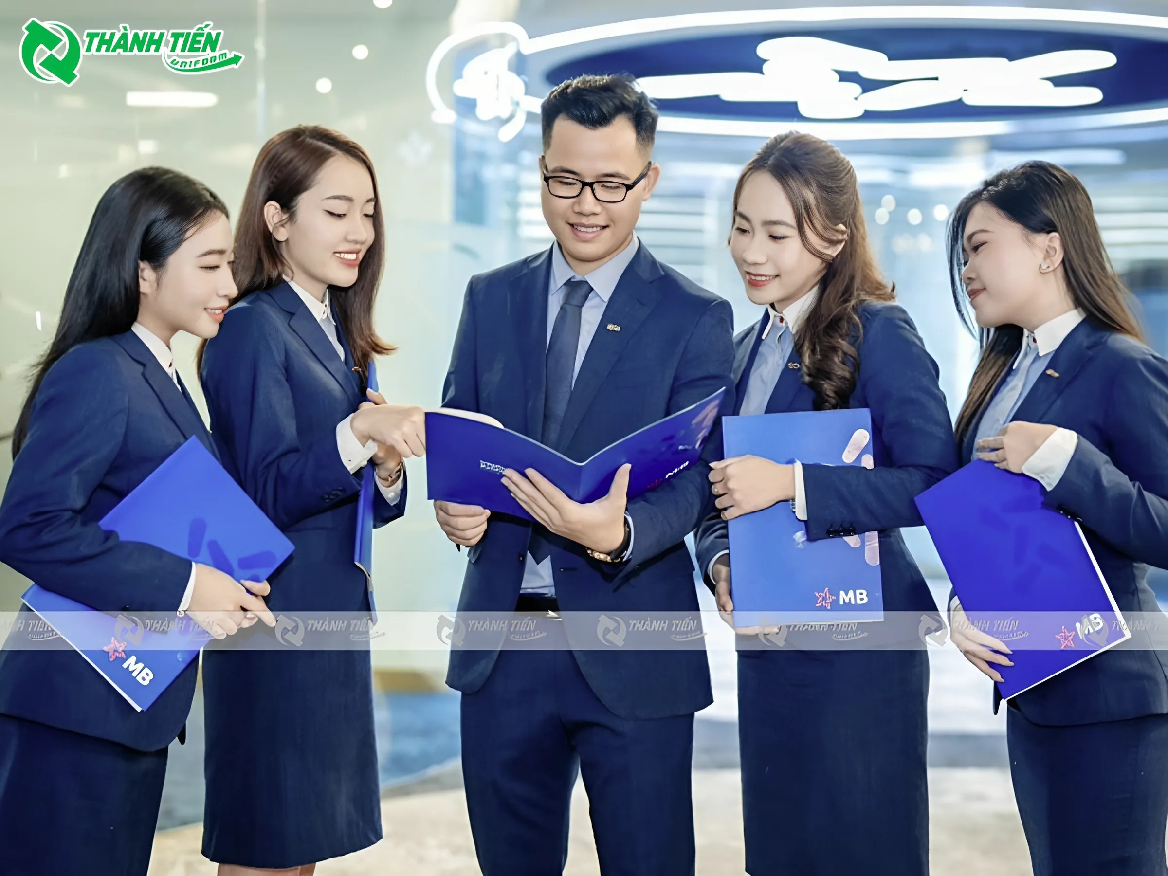 Đồng phục vest của Ngân hàng Quân đội được thiết kế chuyên nghiệp