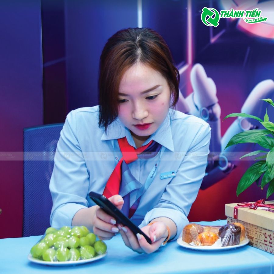 Đồng phục giao dịch viên của ngân hàng Vietinbank