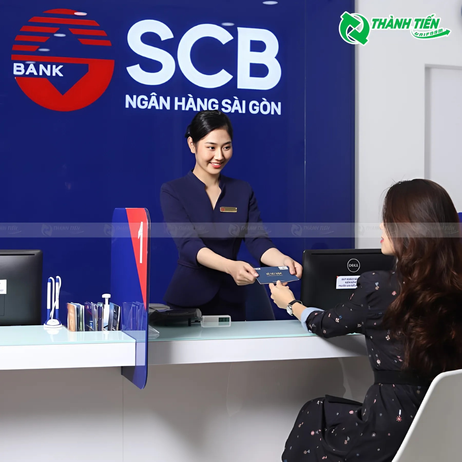 dong phuc nu giao dich vien scb