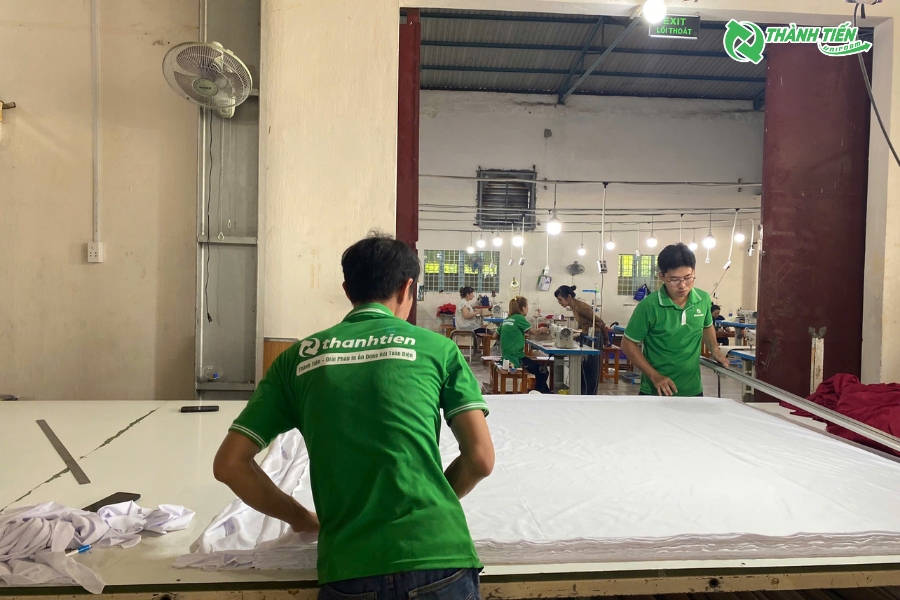 Xưởng sản xuất nhanh và giao hàng miễn phí tại khu vực Tân Phú
