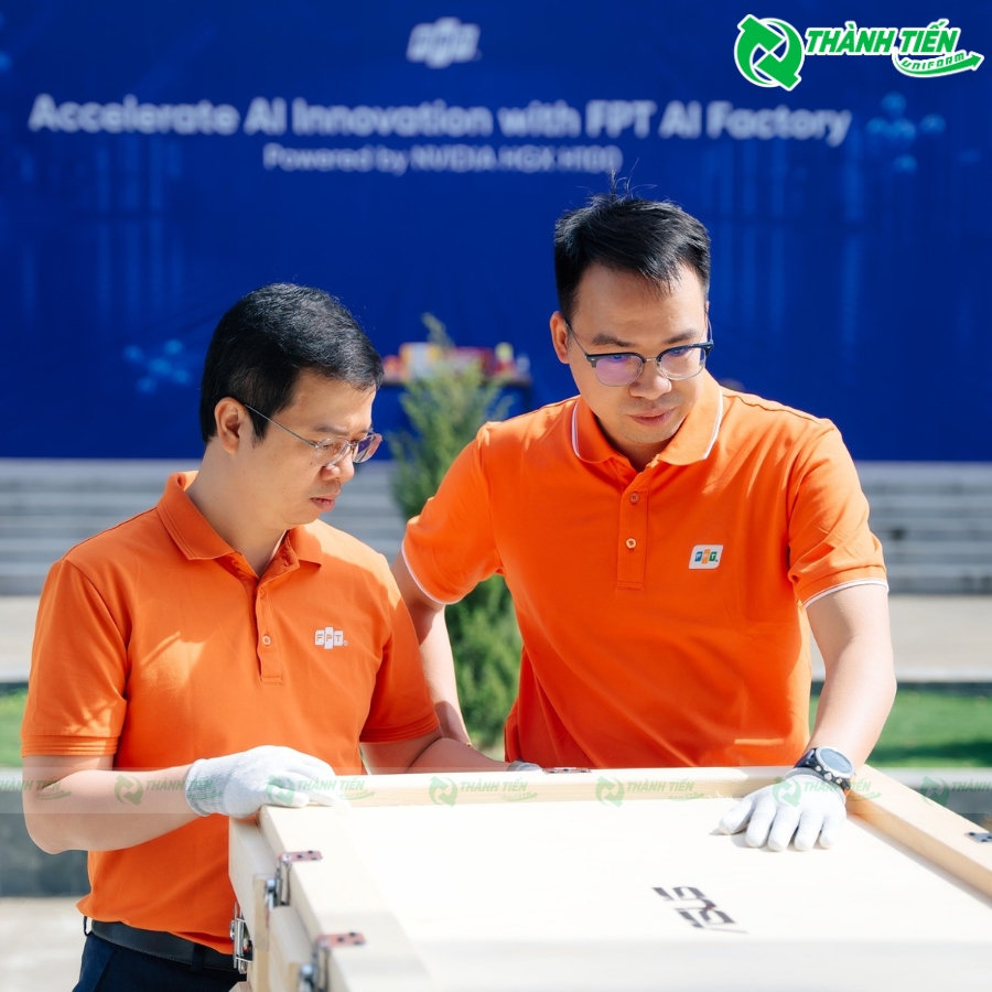 dong phuc fpt 18