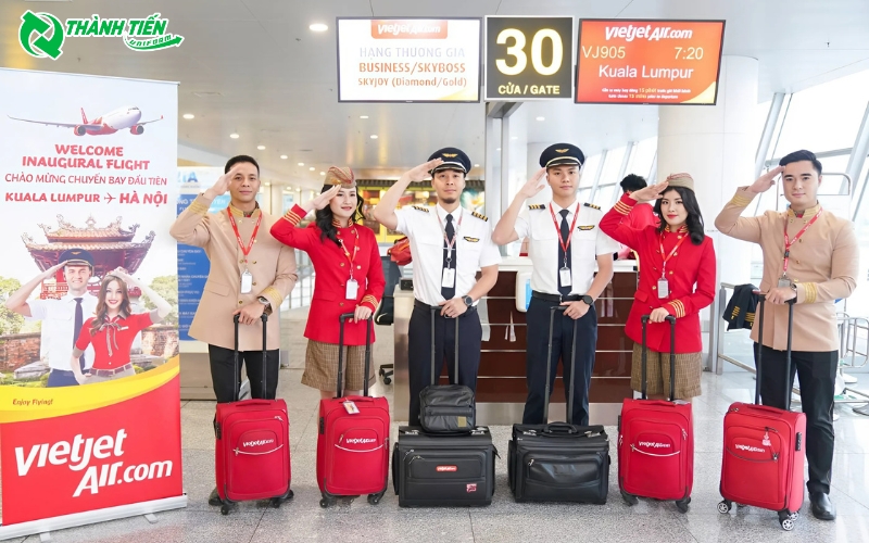 Đồng Phục Vietjet Với Thiết Kế Trẻ Trung, Thanh Lịch