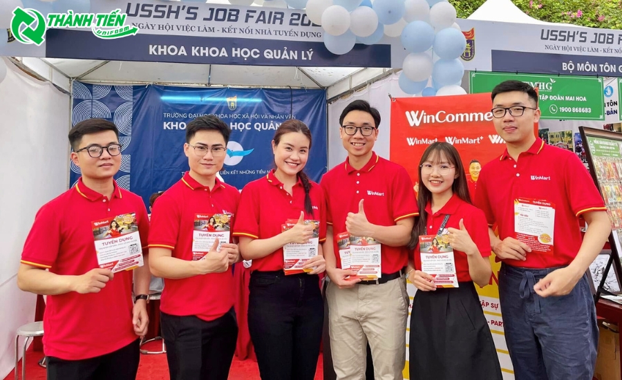Màu sắc nổi bật là cách giúp đồng phục Vinmart dễ dàng thể hiện dấu ấn riêng