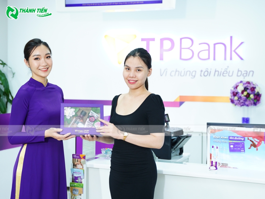 Đồng phục ngân hàng đóng vai trò quan trọng trong việc xây dựng hình ảnh thương hiệu chuyên nghiệp