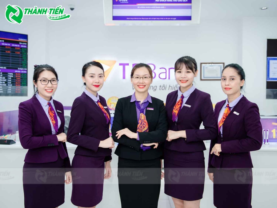 Màu sắc và phụ kiện đi kèm được kết hợp nổi bật