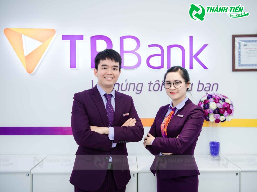 Áo vest TPBank có form dáng chuẩn cho cả nam và nữ,