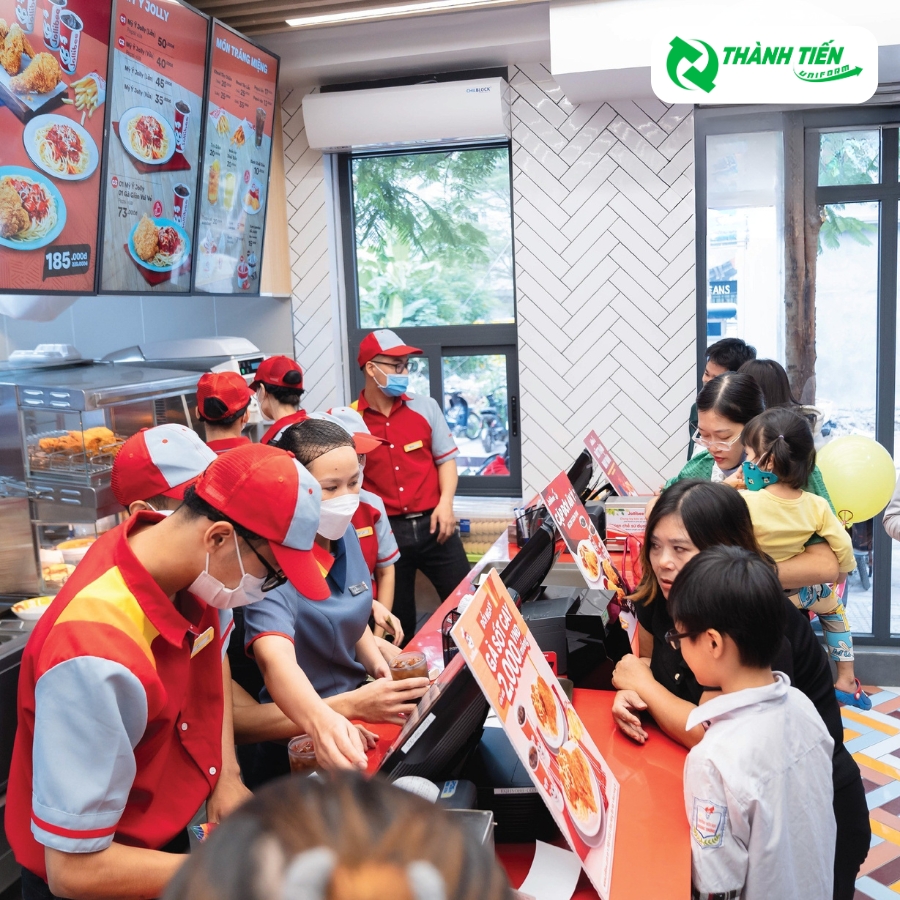 Quy định về đồng phục nhân viên của Jollibee