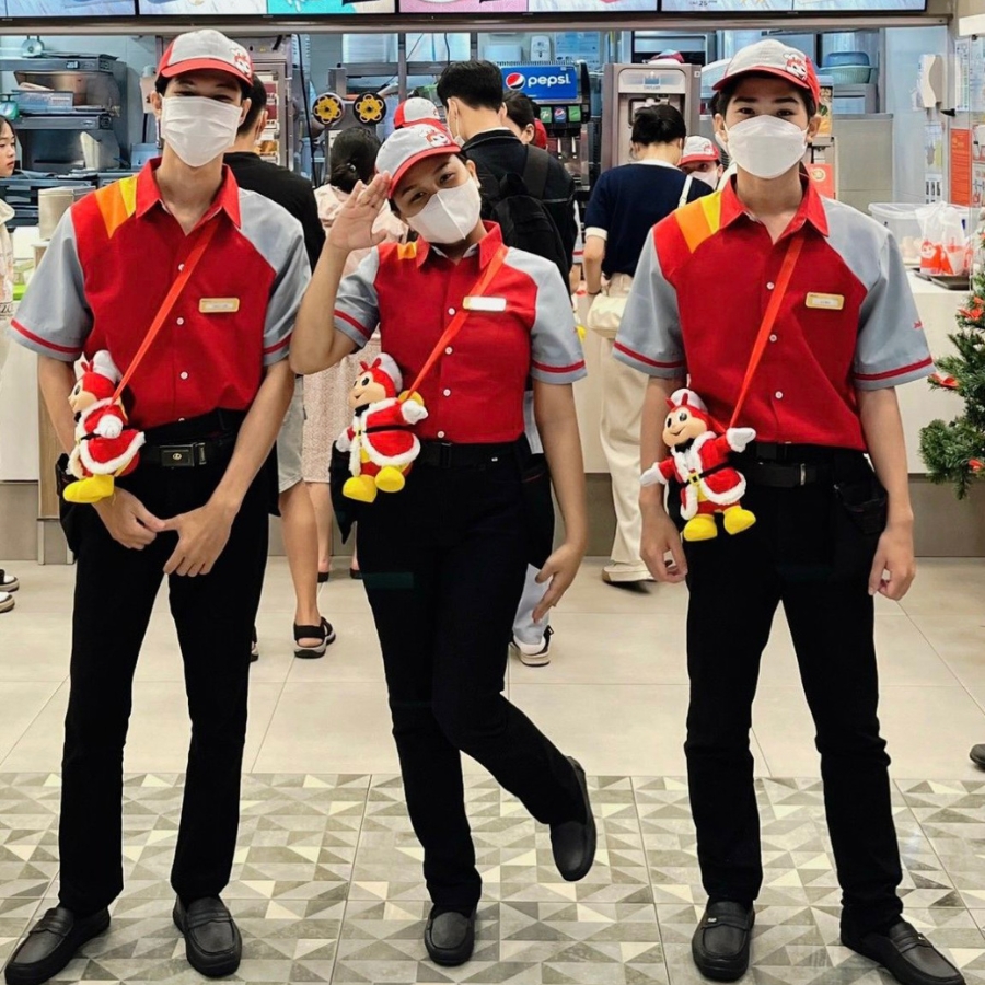 Áo sơ mi kết hợp cùng quần tây tạo sự chuyên nghiệp