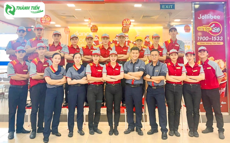 Áo đồng phục được thiết kế với phong cách chuyên nghiệp