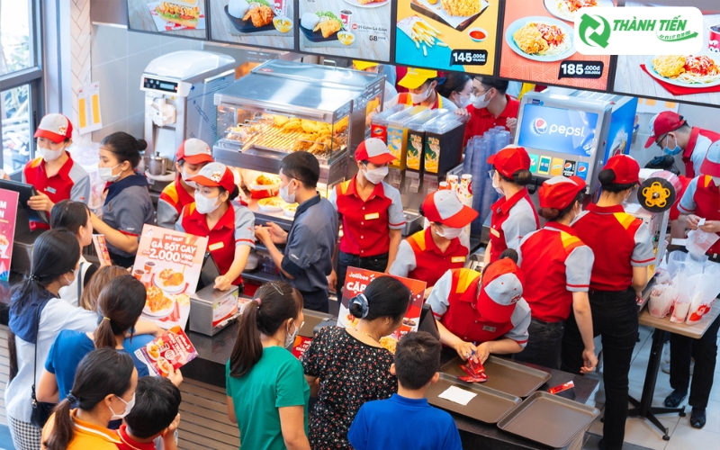 Đỏ và vàng là hai màu sắc chủ đạo của Jollibee