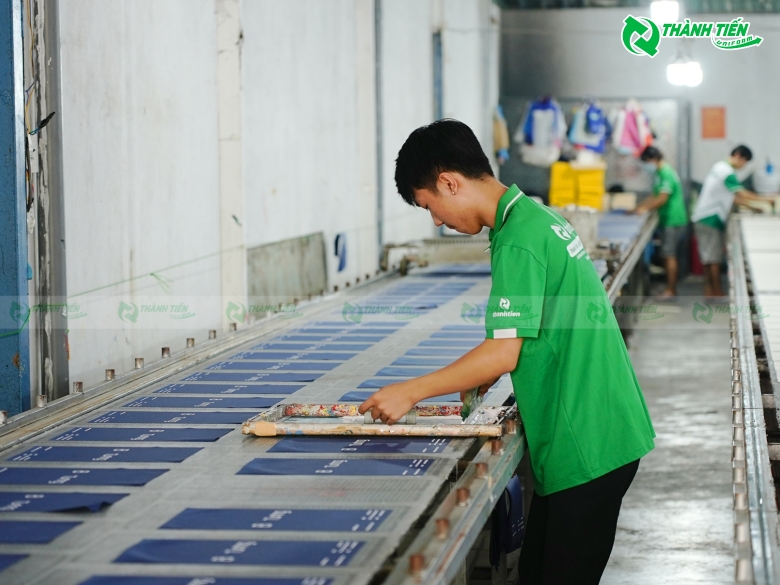 Mỗi quy trình sản xuất tỉ mỉ trong từng công đoạn 