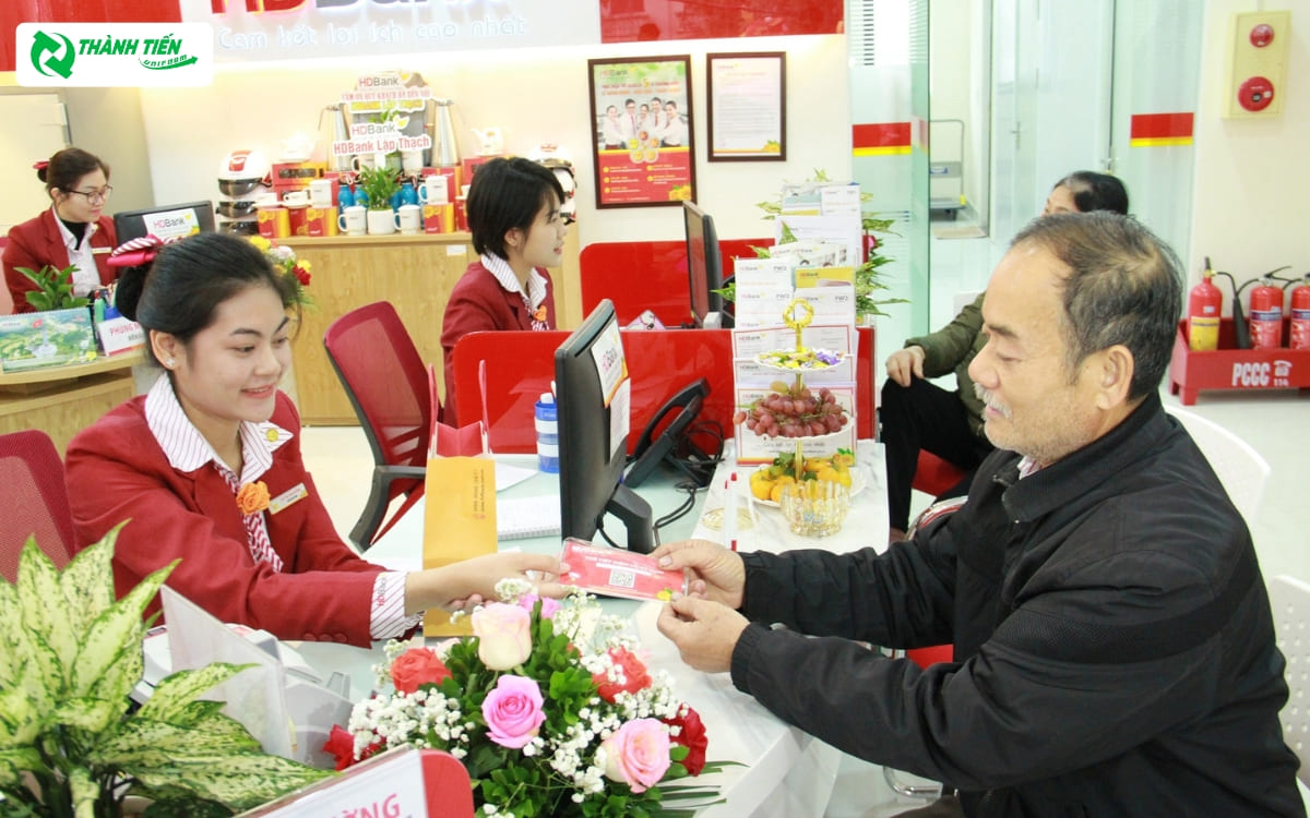 Thiết kế đồng phục hiện đại, sang trọng 