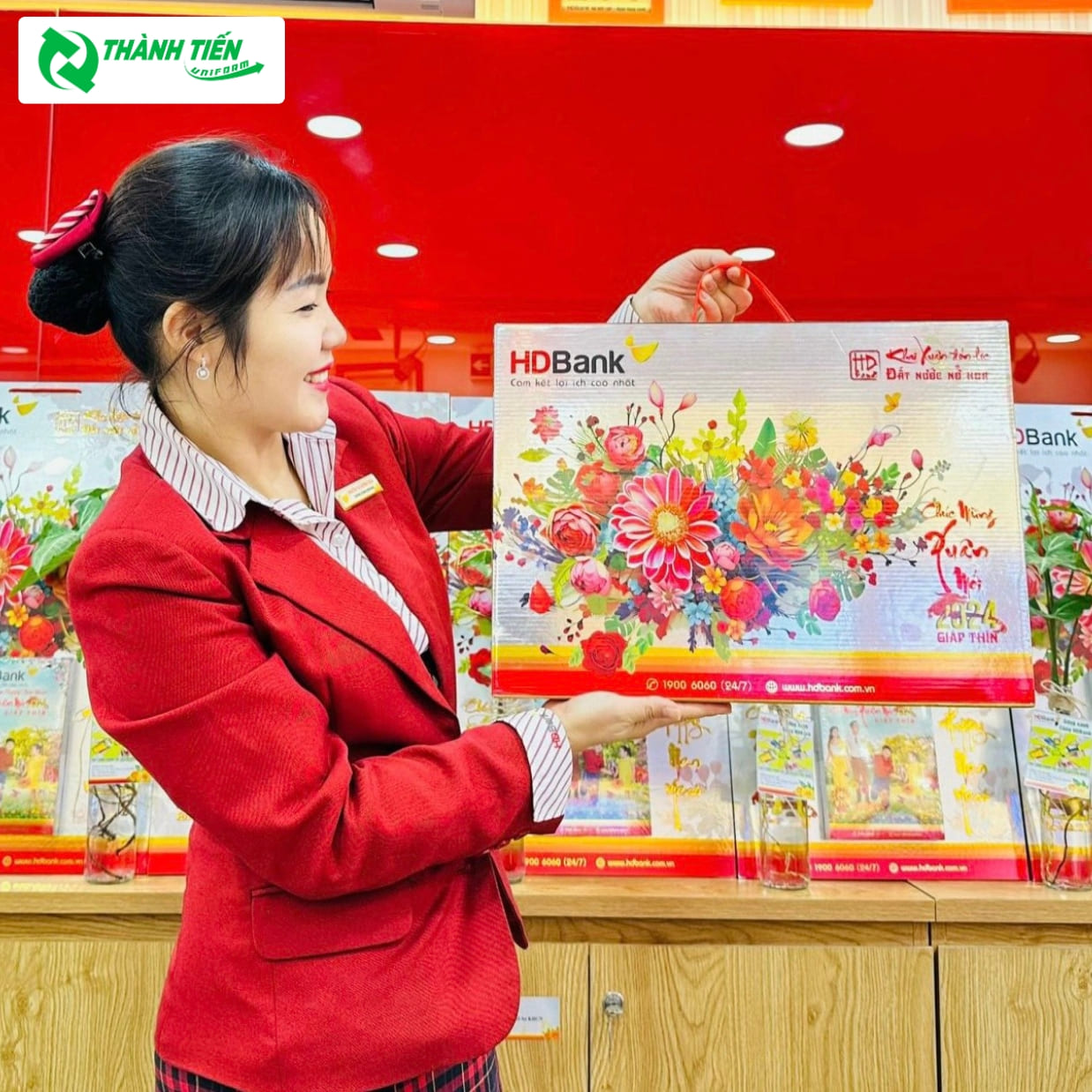 Sắc đỏ nổi bật lên thương hiệu 