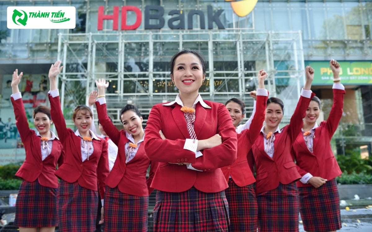 Mẫu áo vest đồng phục của giao dịch viên nữ 