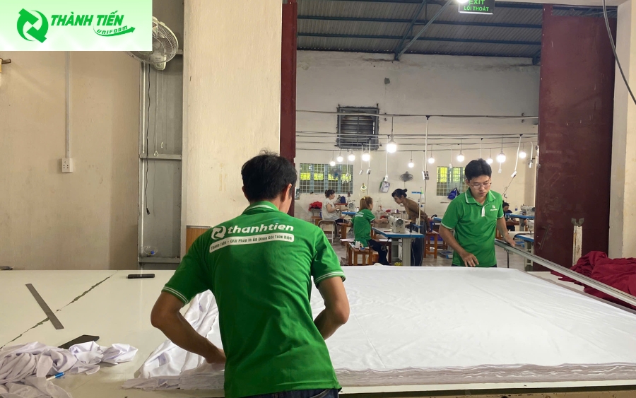 Kỹ thuật in áo thun đồng phục số lượng ít phù hợp