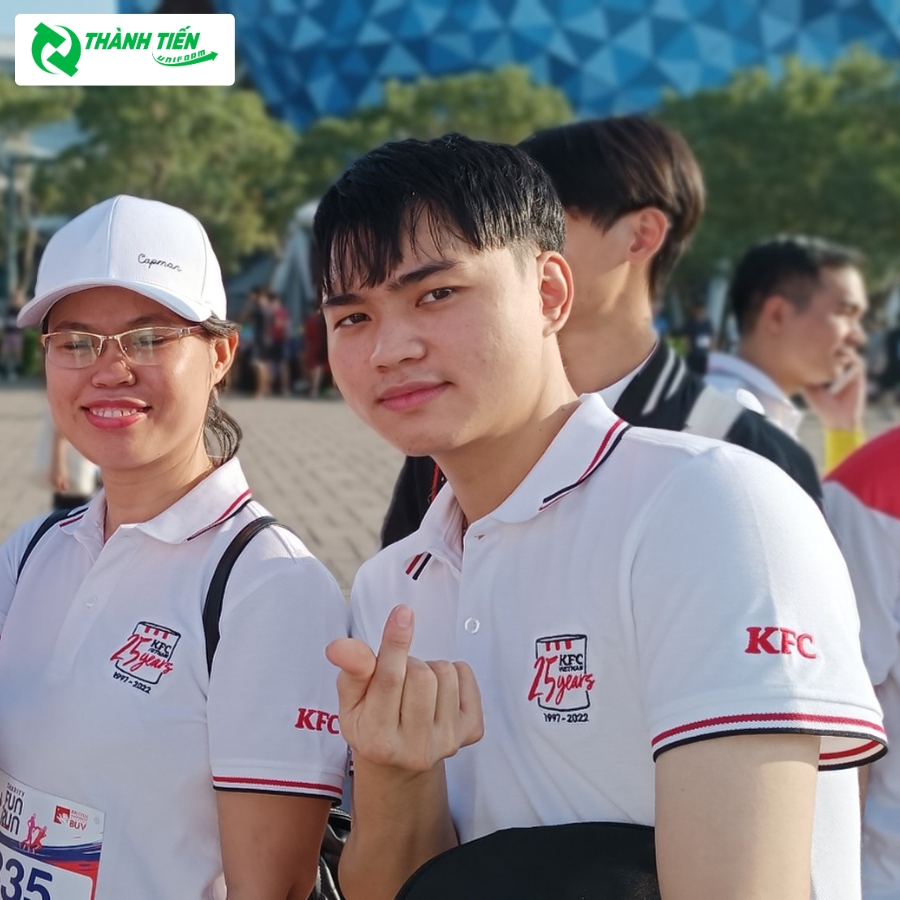 dong phuc kfc 8
