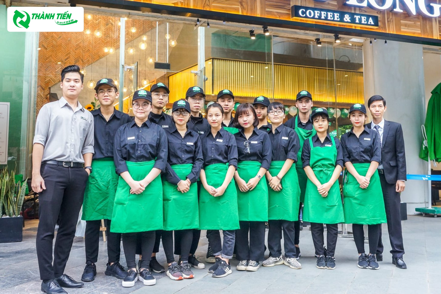 Đồng phục Phúc Long với thiết kế đơn giản hiện đại