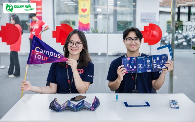 Đồng phục RMIT mang đến vẻ đẹp thanh lịch, hiện đại và trẻ trung.