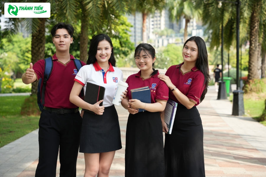 dong phuc dh nguyen tat thanh 16