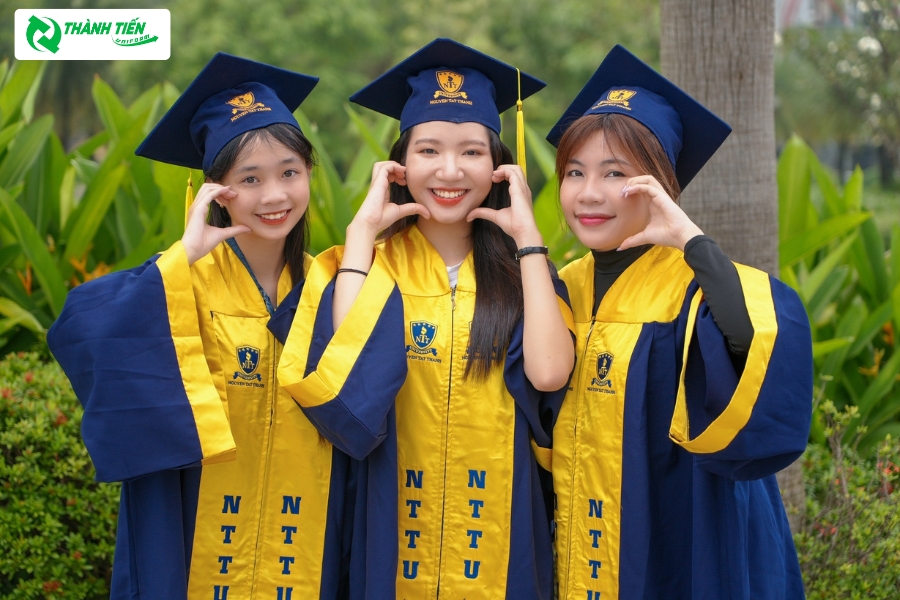 dong phuc dh nguyen tat thanh 19