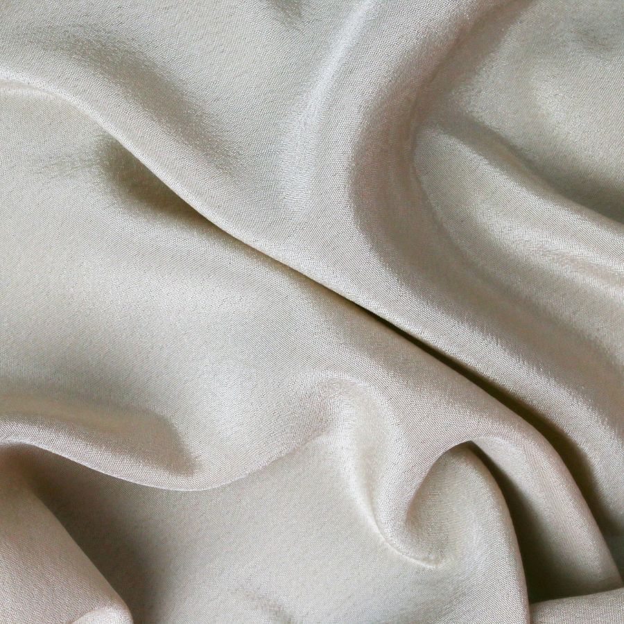 dong phuc dh nguyen tat thanh 2