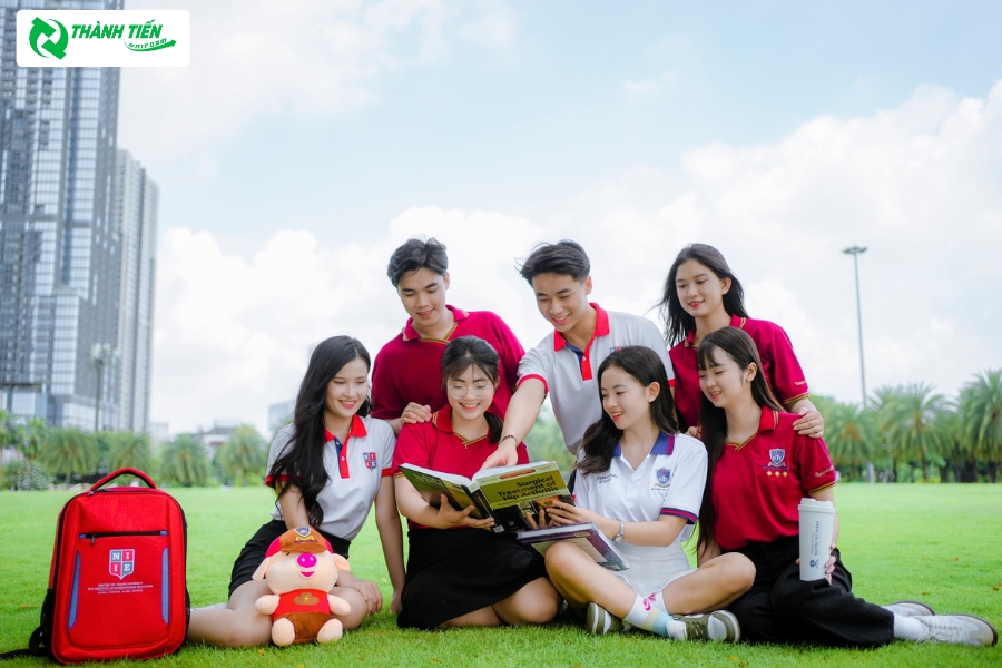 Đồng phục của trường ĐH Nguyễn Tất Thành