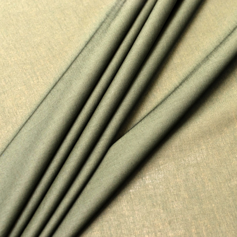 dong phuc dh nguyen tat thanh 3