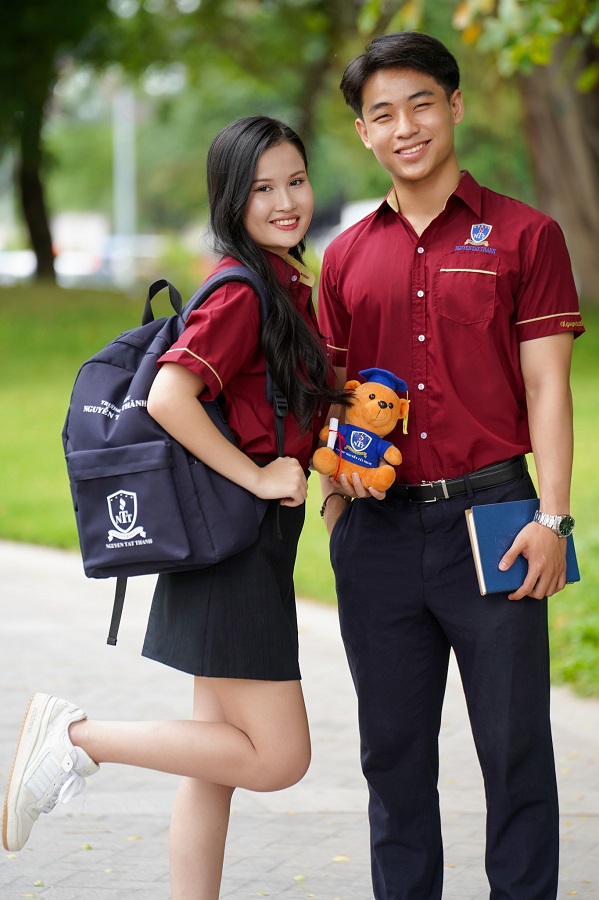 dong phuc dh nguyen tat thanh 9