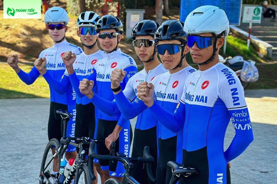 Mẫu đồng phục xe đạp dành cho nam giới 