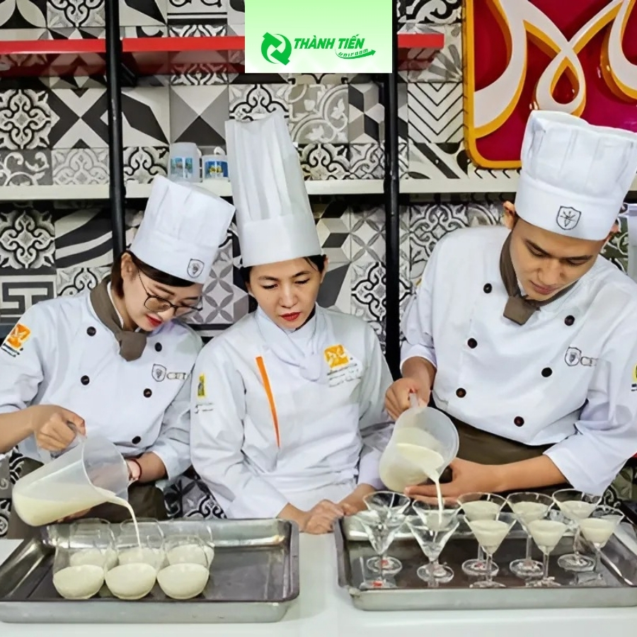 Kiểu dáng nón đồng phục phù hợp với nhà hàng, quán cafe 