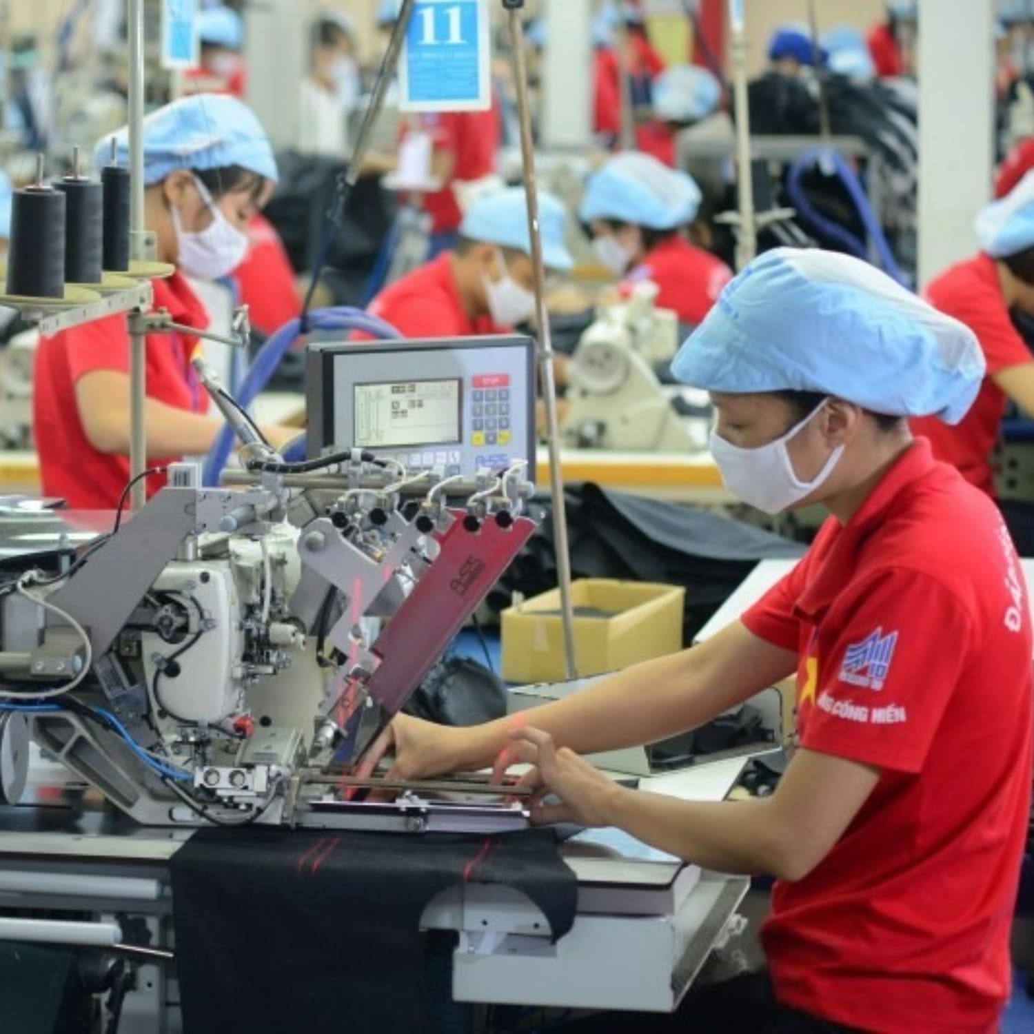 Công ty may Logan Uniform