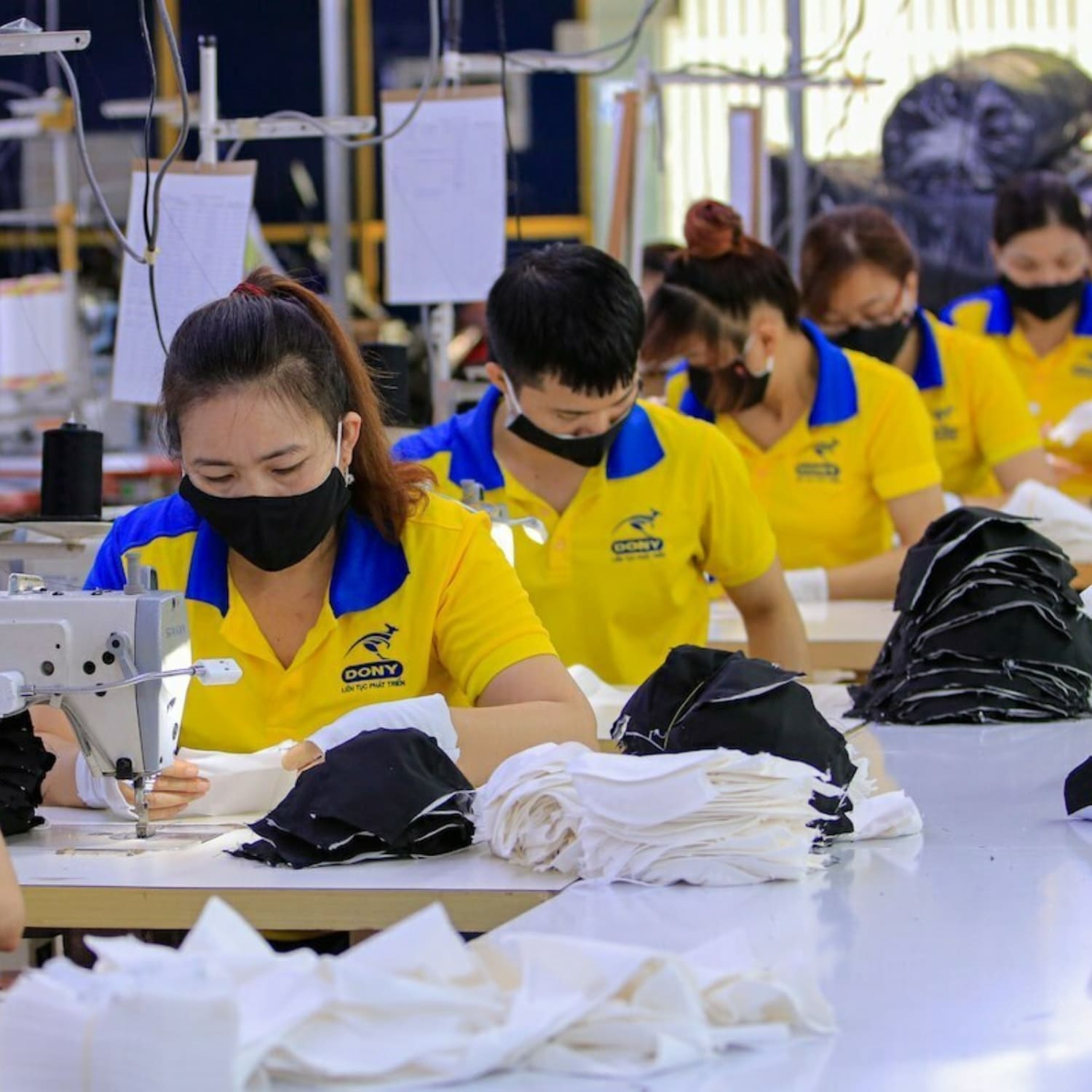 DONY – Xưởng May Đồng Phục Theo Yêu Cầu Uy Tín Tại Quận 1