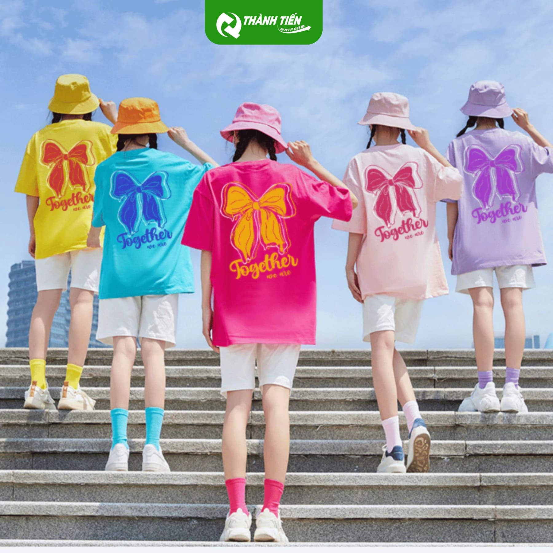 Mẫu quần áo nhóm bạn thân đi chơi 