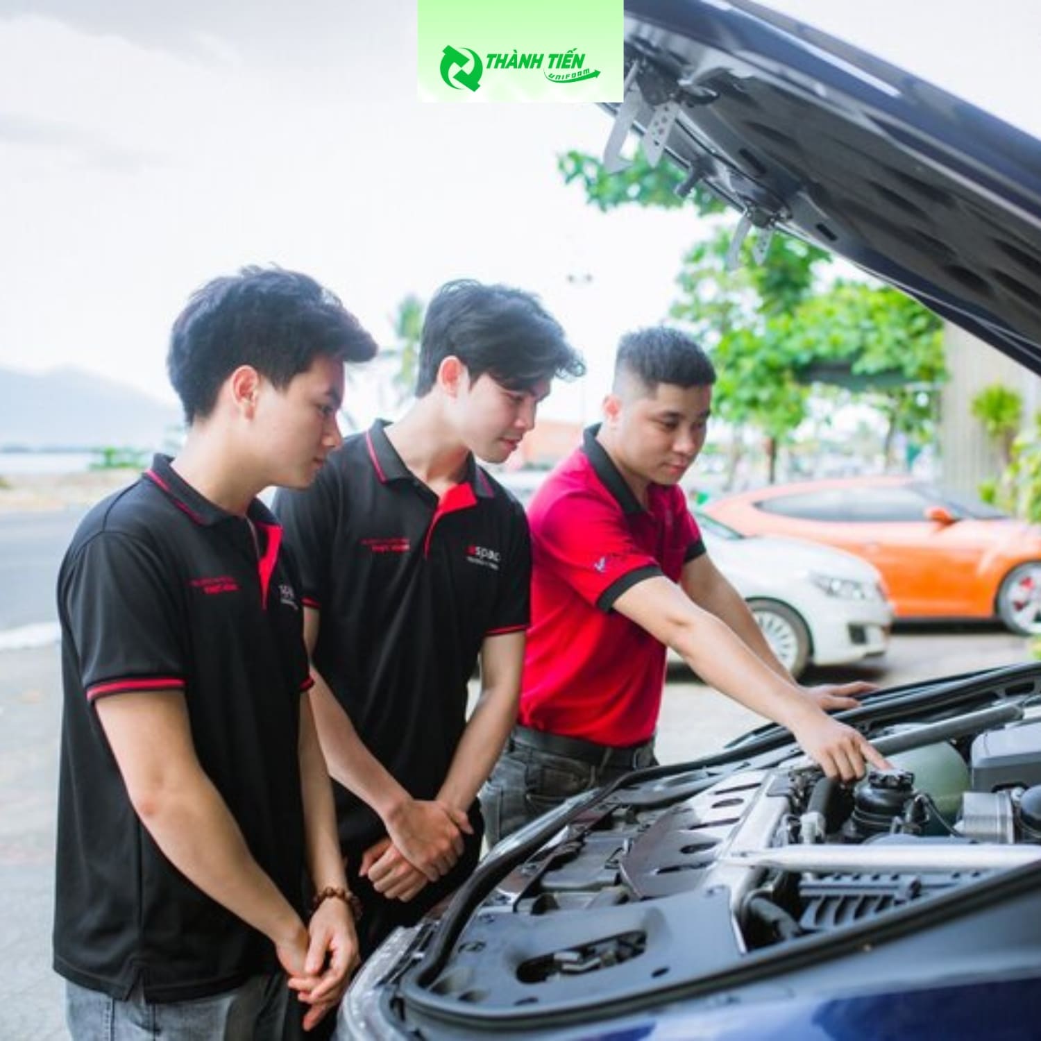 Ao dong phuc gara o to 7