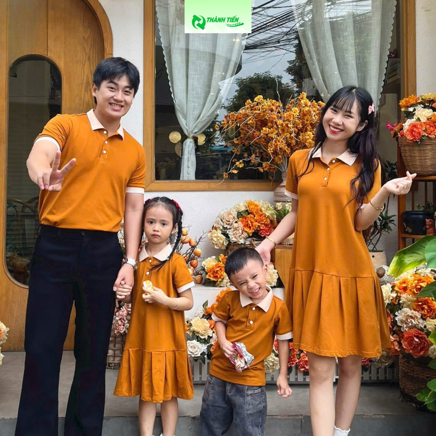 Áo thun đồng phục gia đình màu cam sôi động