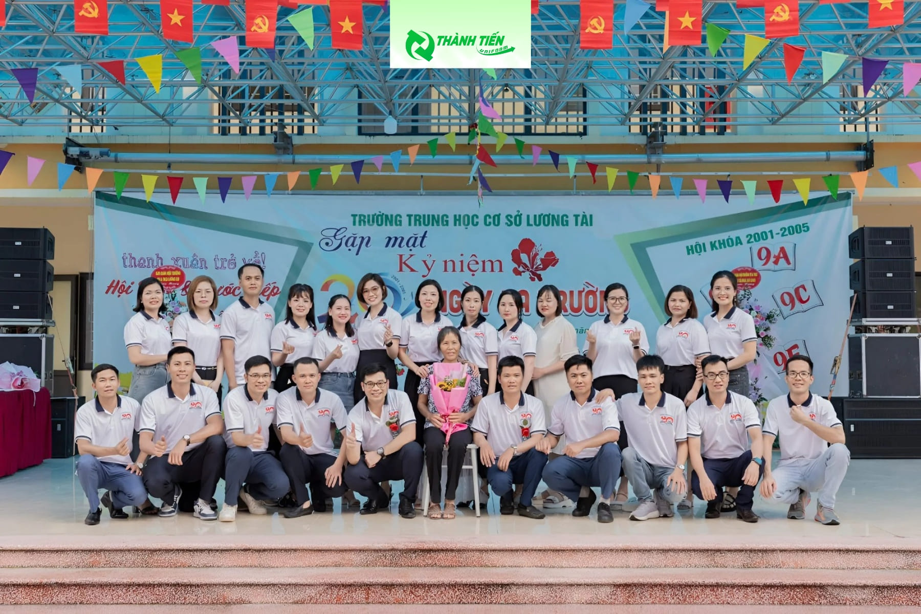  Ý nghĩa đặc biệt của chiếc áo đồng phục họp lớp 15 năm