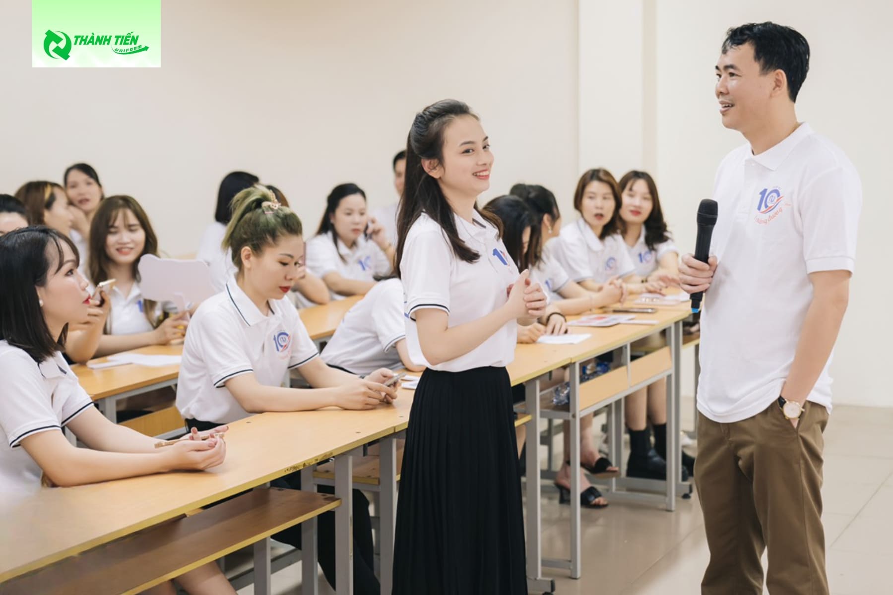 May áo đồng phục kỷ niệm 10 năm