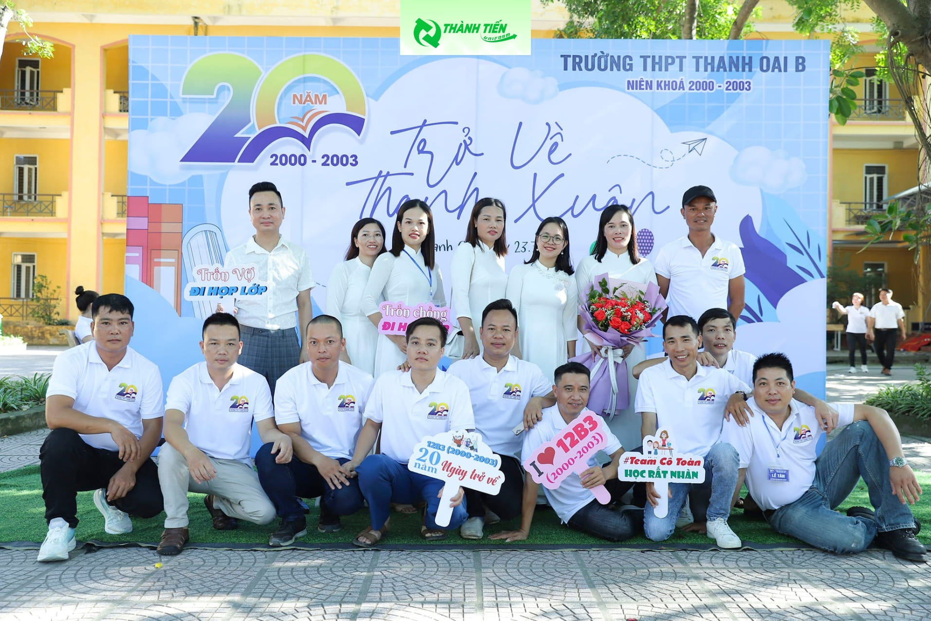 Ý nghĩa của chiếc áo đồng phục kỷ niệm 20 năm ra trường