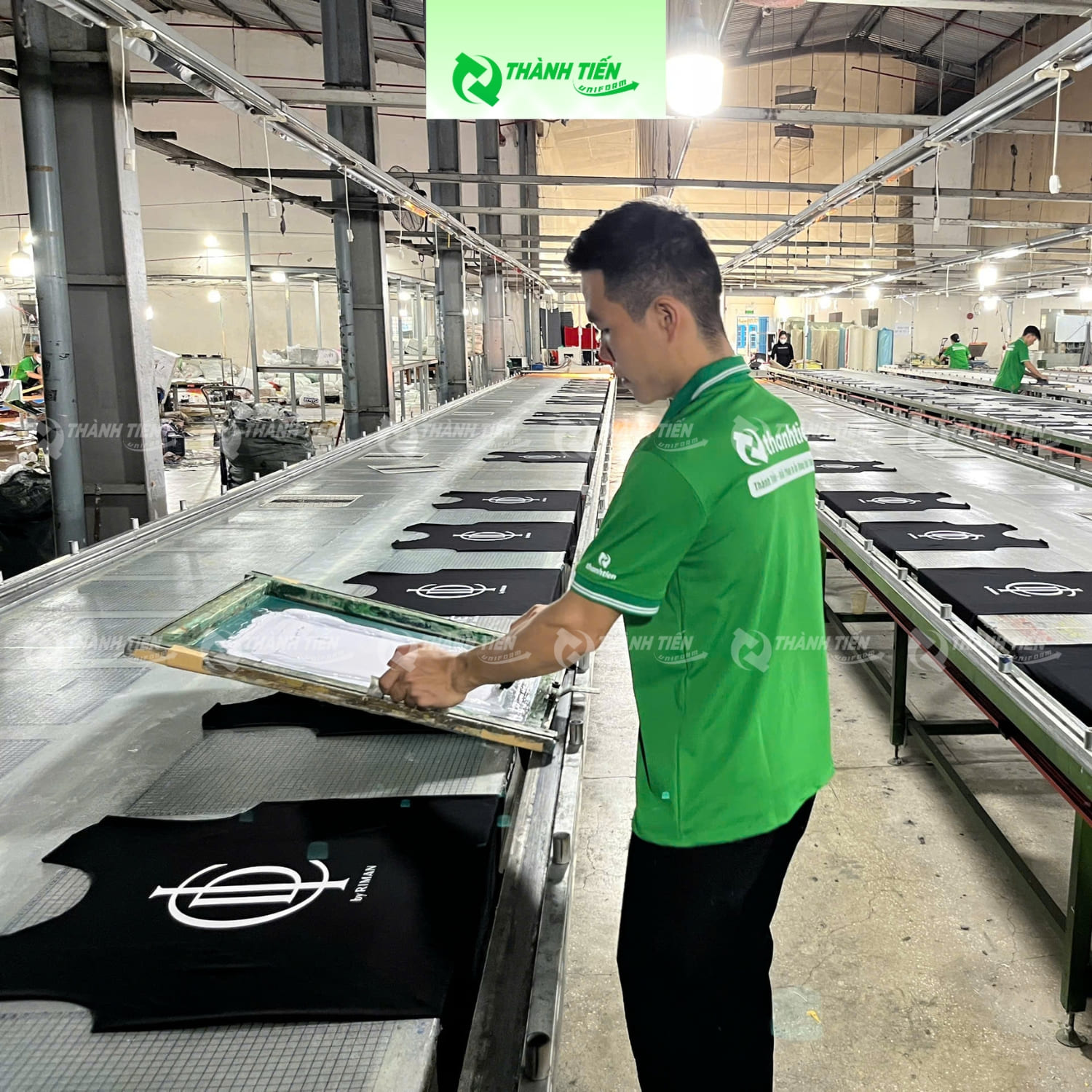 ao thun dong phuc khong co 11