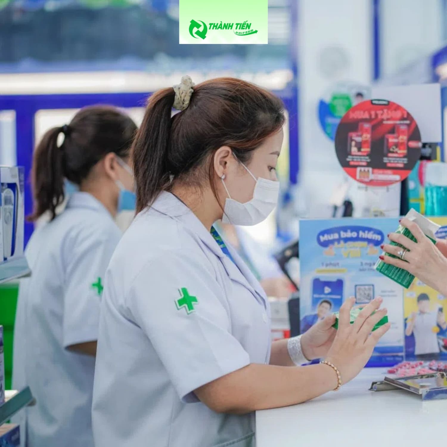 dong phuc cong ty duoc 5