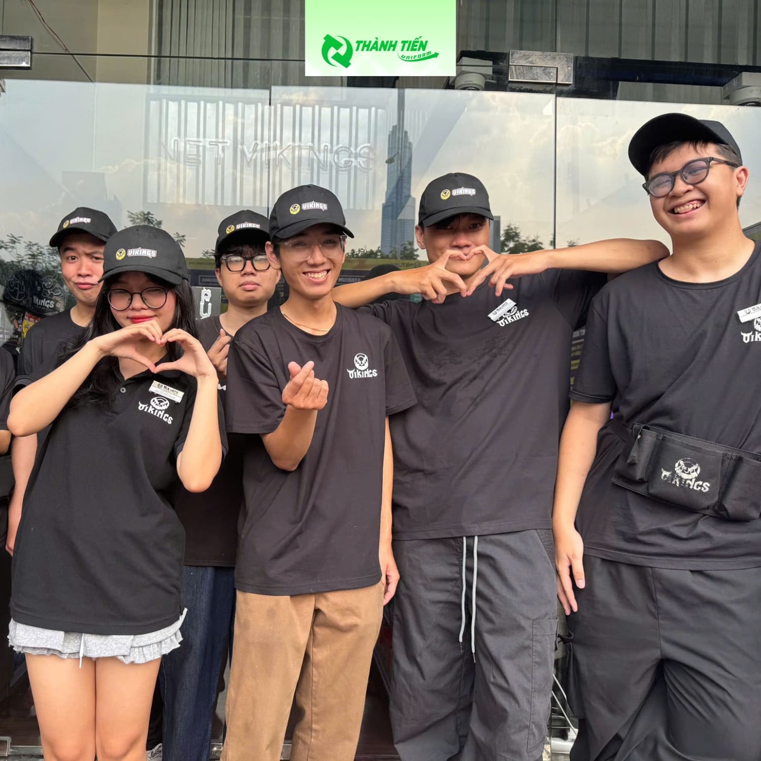 Vải may áo nhân viên quán bida phải thoáng mát