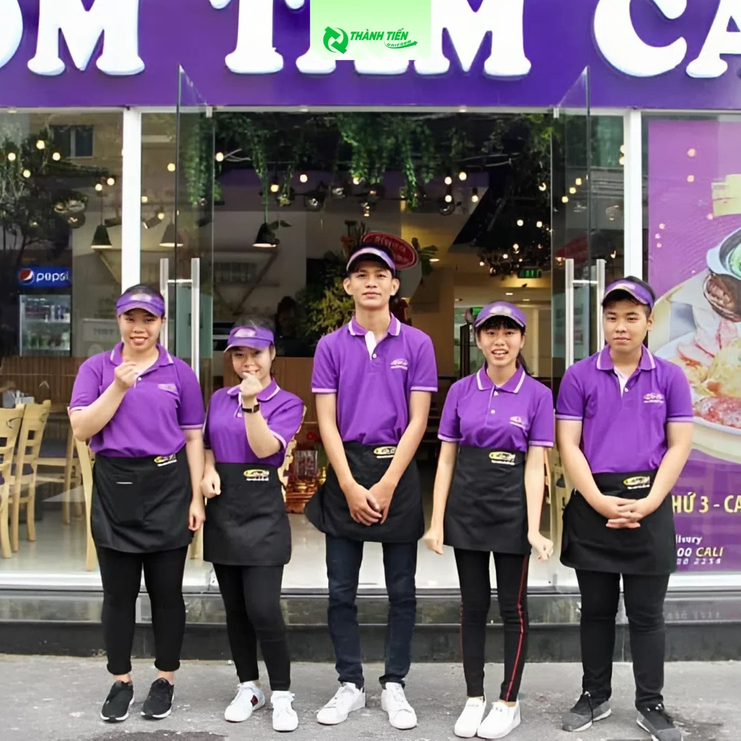 Áo đồng phục quán cơm in logo chuẩn nhận diện