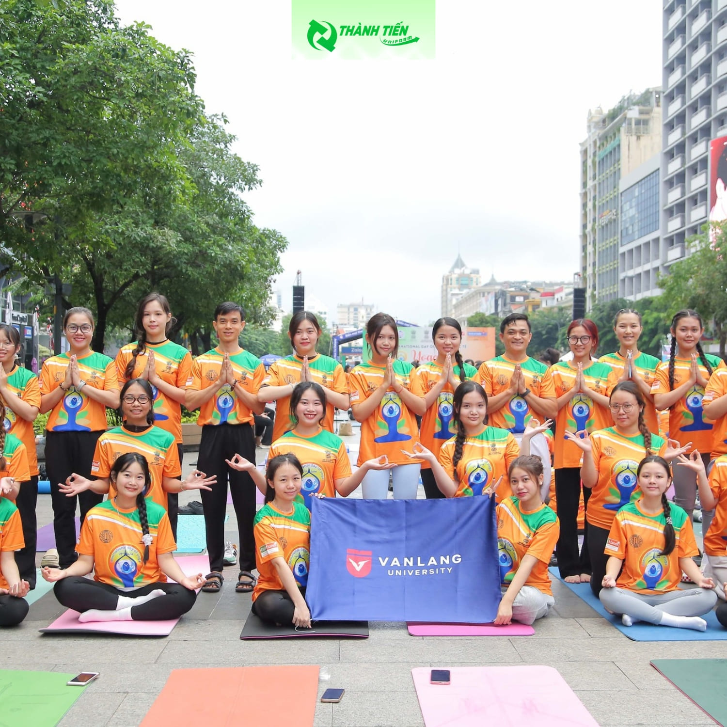 Mẫu áo đồng phục yoga đẹp của trường đại học Văn Lang