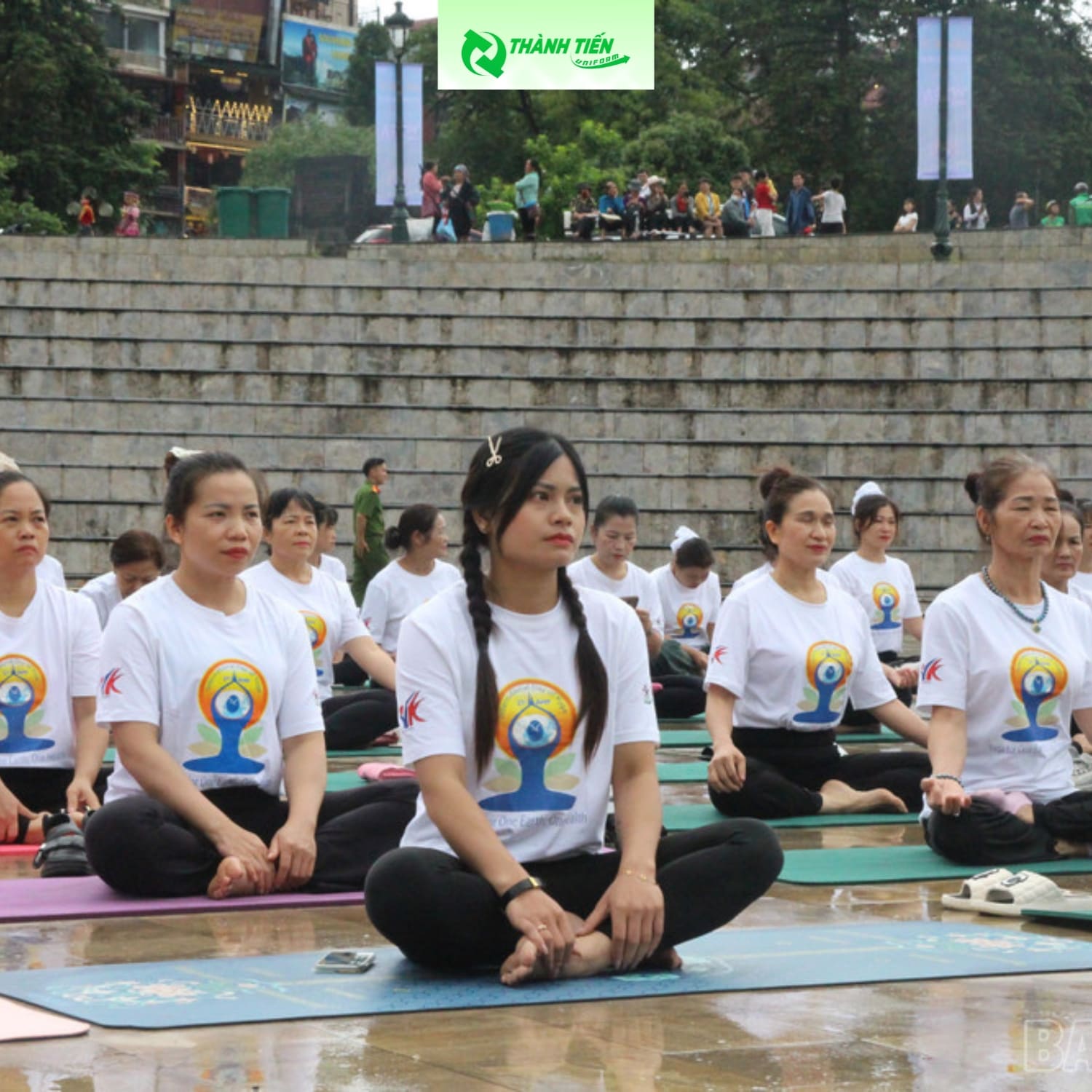 Mẫu áo thun tập luyện goya màu trắng đẹp