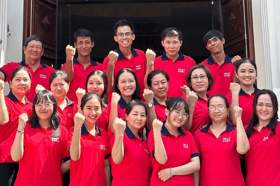 Đội ngũ nhân sự công ty may đồng phục Nhất Khoa Uniform