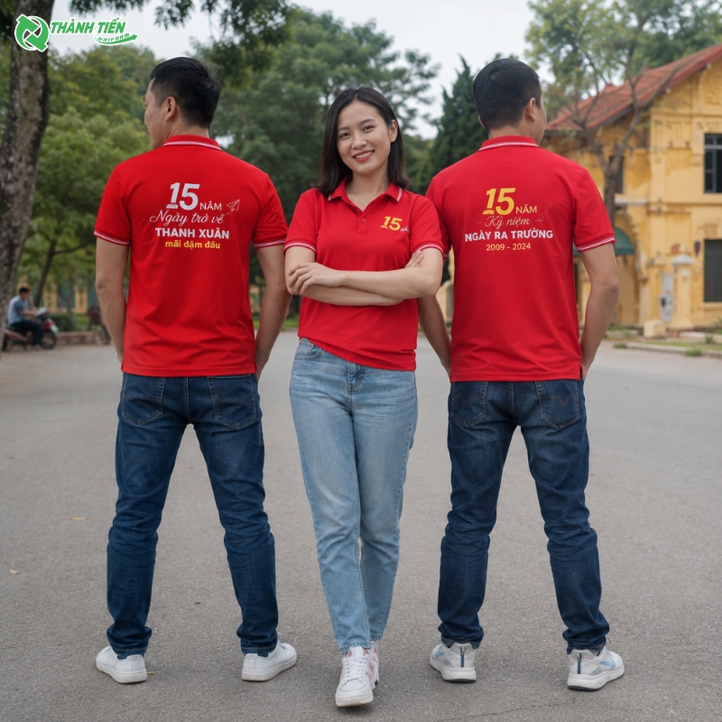 Mẫu áo đồng phục họp lớp 15 năm màu đỏ nổi bật tập thể lớp 