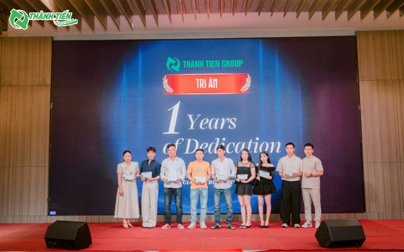 vinh danh nhan vien thanh tien group 5